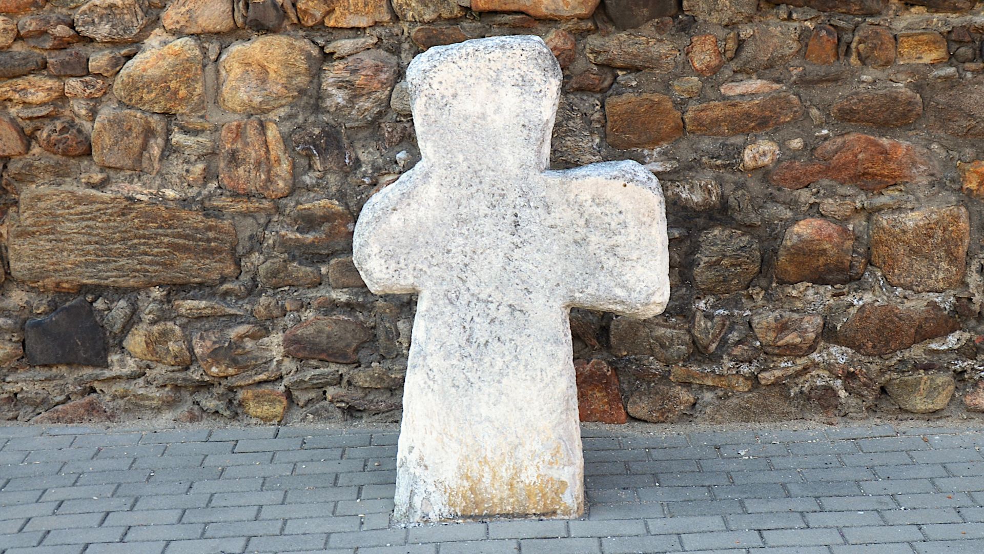 Średniowieczny krzyż w Kamienicy